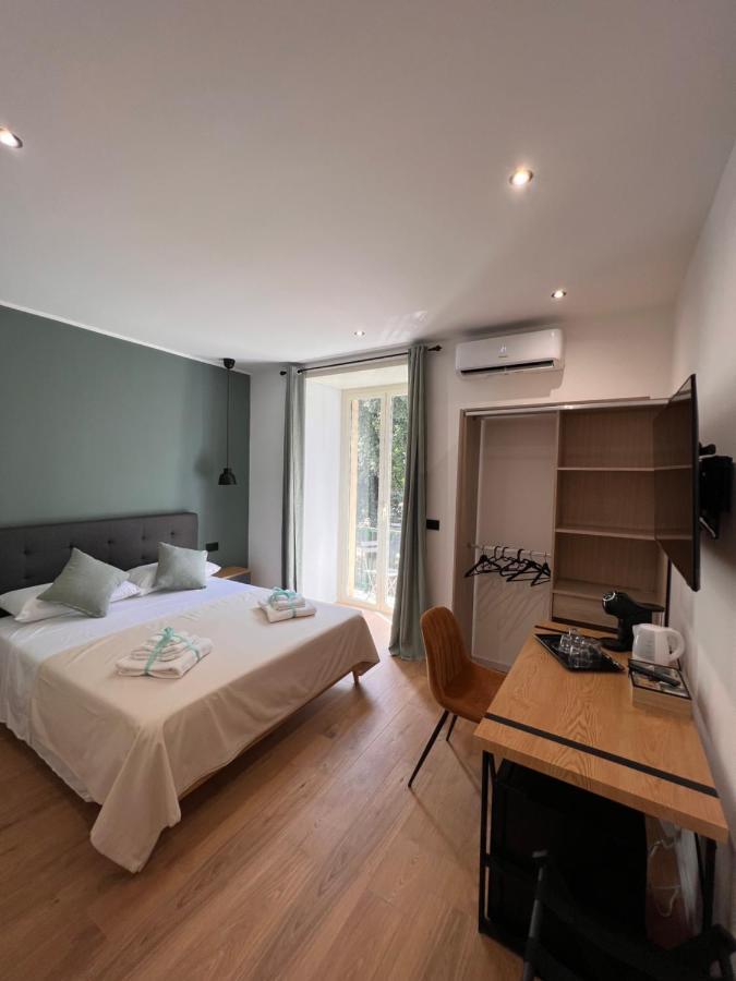 Готель Relais Cavour Napoli Екстер'єр фото